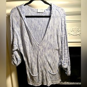 MICHAEL STARS Lightweight Beach Pullover Sweater Hoodie in blue and white fabric